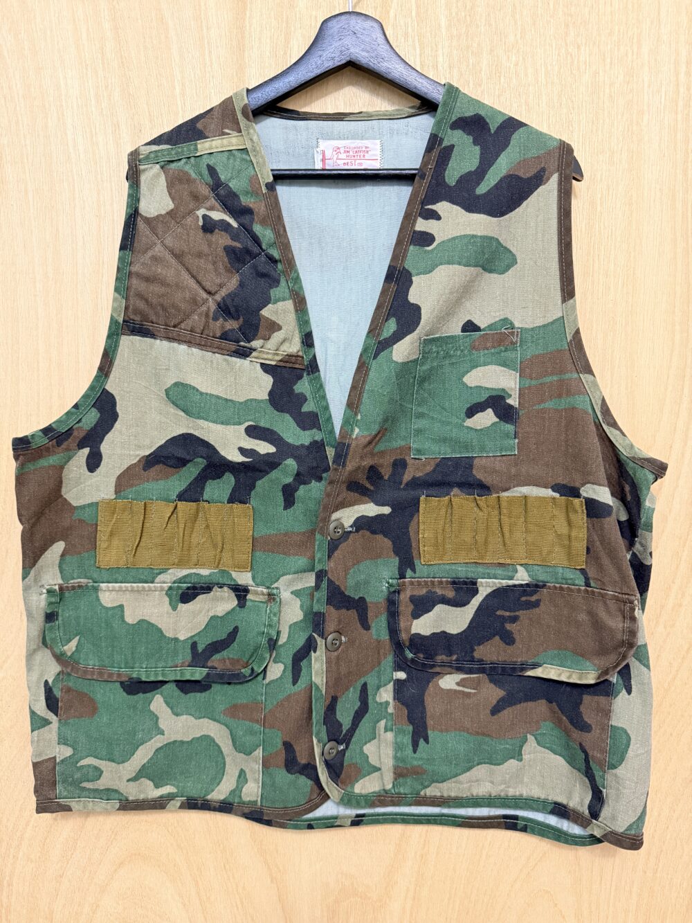 多口袋迷彩背心