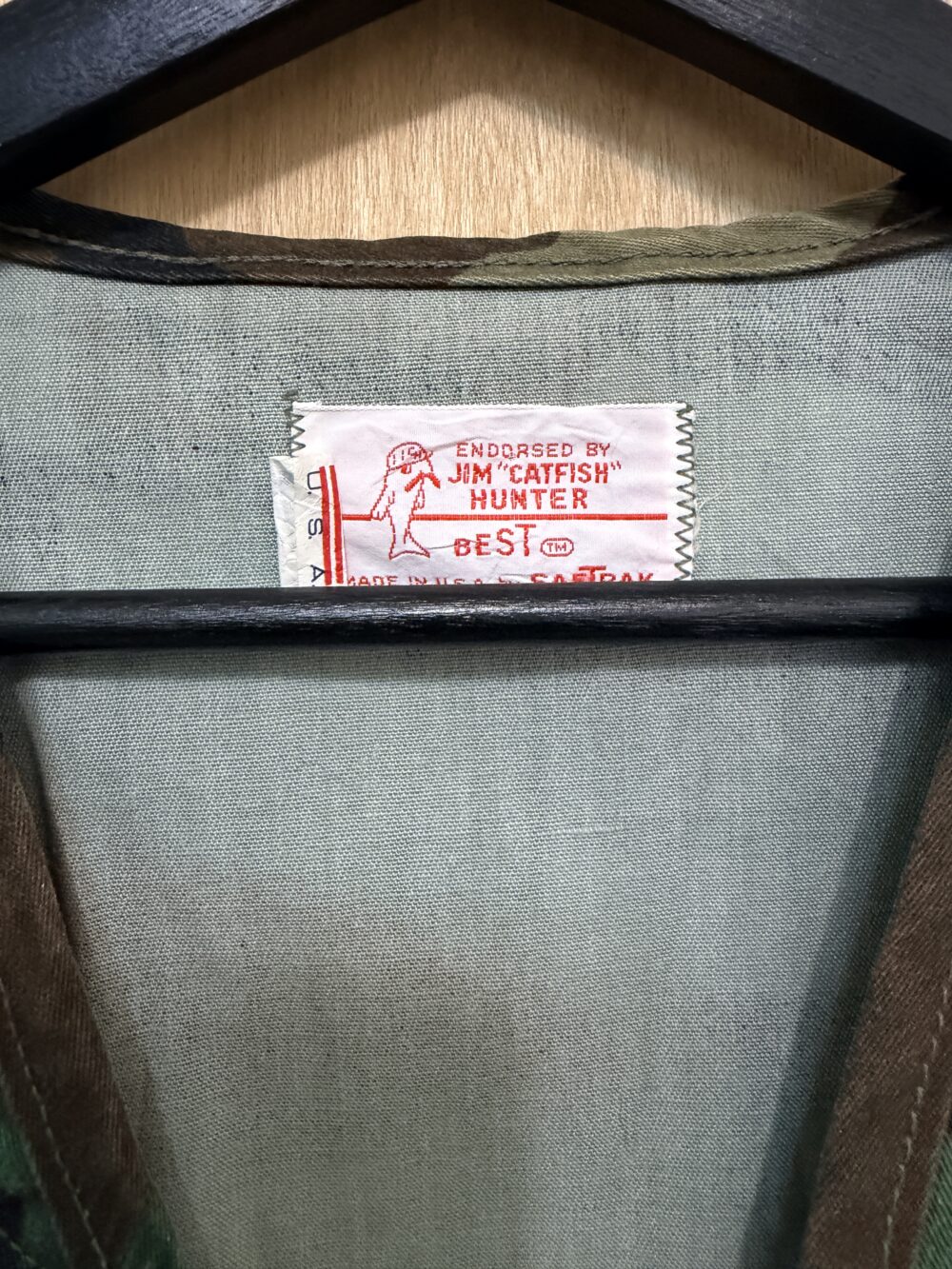 多口袋迷彩背心