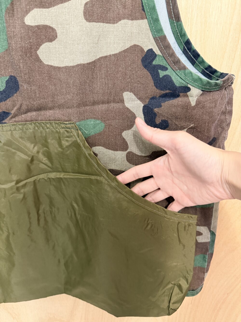 多口袋迷彩背心